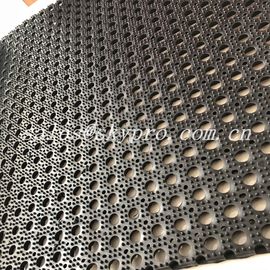 オイル証拠の台所は空と頑丈なニトリル ゴム マットに穴をあけます