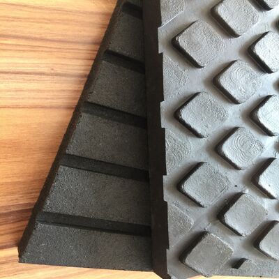 8mm厚さ 両面 ヘビーデューティー ラバー 馬房マット スクエアヘキサゴンパターン